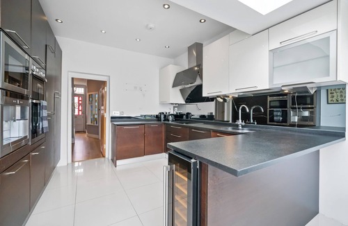 St. Margarets and North Twickenham House | Breezy Richmond Home