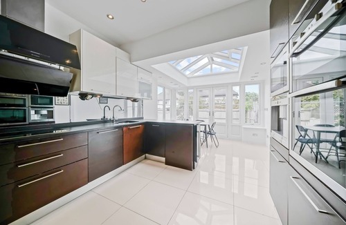 St. Margarets and North Twickenham House | Breezy Richmond Home