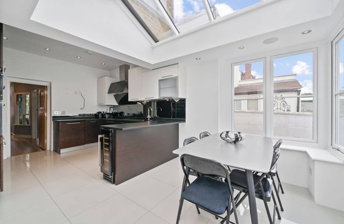 St. Margarets and North Twickenham House | Breezy Richmond Home