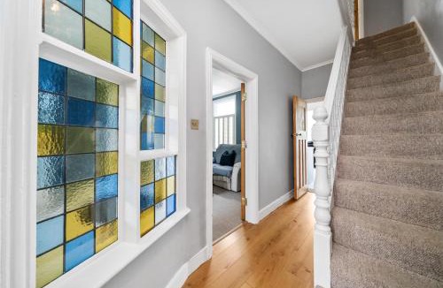 St. Margarets and North Twickenham House | Breezy Richmond Home