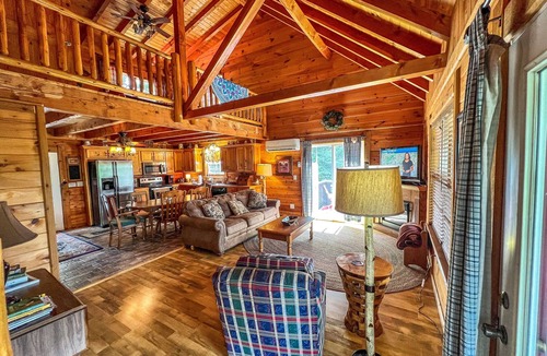 Piney Creek Cabin | Breezy River Mtn - 3BR/3BA, Hot Tub, River Access, WiFi