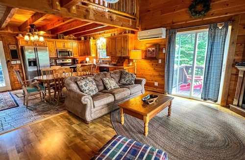 Piney Creek Cabin | Breezy River Mtn - 3BR/3BA, Hot Tub, River Access, WiFi