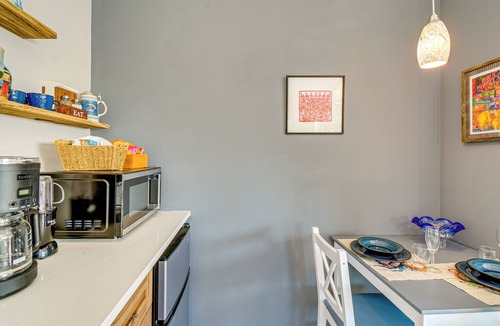 West Hills Apartment | Bremerton Studio w/Bay View: Beach Access!