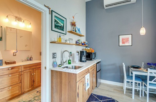 West Hills Apartment | Bremerton Studio w/Bay View: Beach Access!