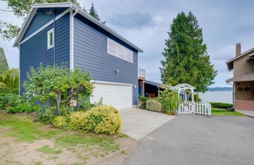 West Hills Apartment | Bremerton Studio with Bay View Beach Access!
