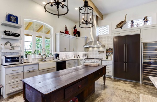 Brenham Other | Brenham-Home/Barn amazing place to stay! Completed 2019