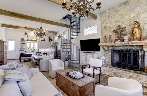 Brenham Other | Brenham-Home/Barn amazing place to stay! Completed 2019