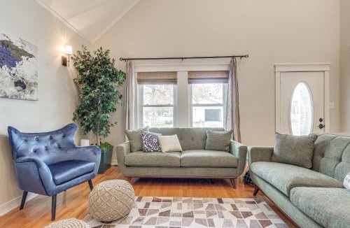Brenham House | Brenham Rental w/Deck & Yard < 1 Mi to Downtown!
