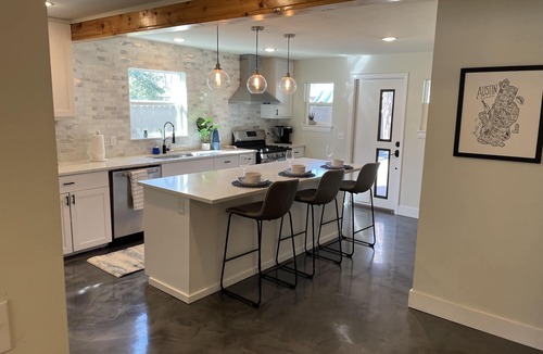 Brentwood House | Brentwood de Maria -Cowboy Pool & Dog Friendly
