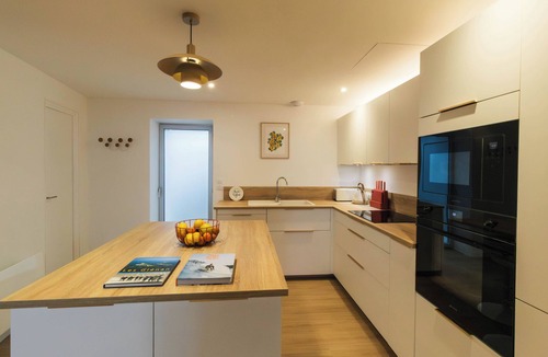 Quimper Apartment | Breton Escape – Luxury Apartment with Balneo Spa in Central Quimper