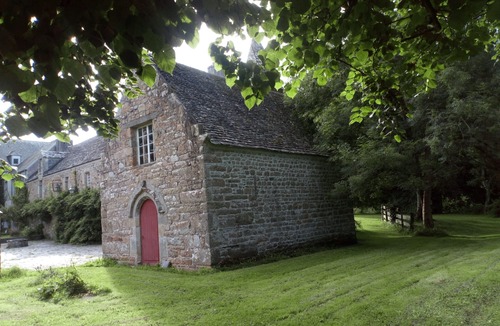 Plougasnou House | Breton manor house with riverside park