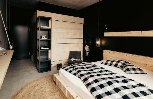 Hofstetten bei Brienz Hotel | Bretterhotel
