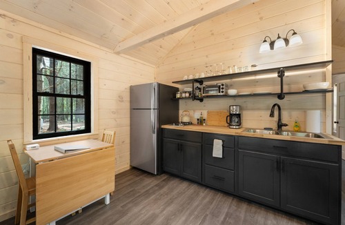 Monson Cabin | Brewery Farm Cabin: Dickinson