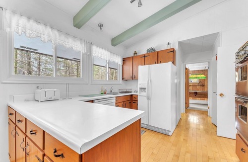 Grand Bend Cottage | Brewster Beach House: Steps From The Beach In Southcott!