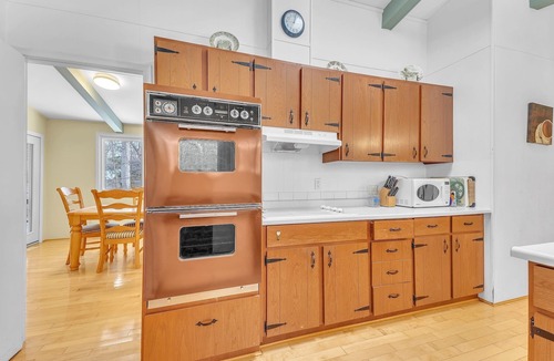 Grand Bend Cottage | Brewster Beach House: Steps From The Beach In Southcott!