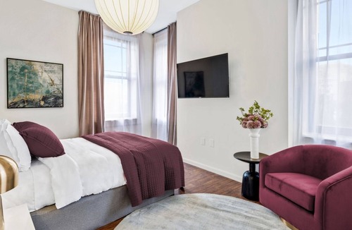 Mount Vernon Hotel | Brexton Hotel | Touchless Charming Studio
