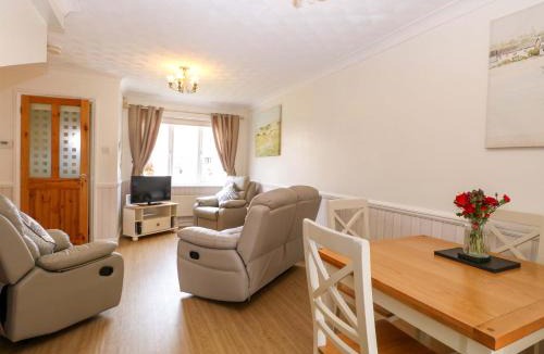 Bradwell House | Breydon Cottage