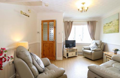 Bradwell House | Breydon Cottage