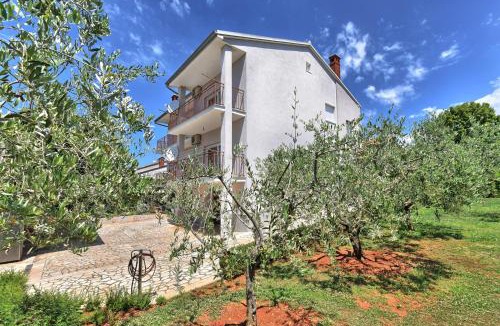 Valbandon Apartment | Brezac olive garden apartment