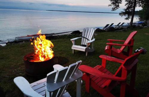 Georgina Resort | Briar Lakeside Cottage