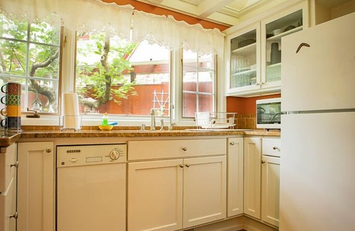 Manito House | Briar Rose