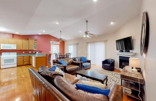 Westlake Corner House | Briarcliff