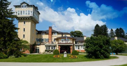 Jacksons Point Resort | Briars Resort and Spa