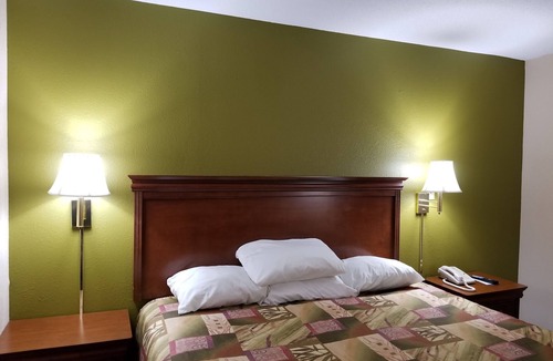Fairfield Hotel | Briarwood Inn