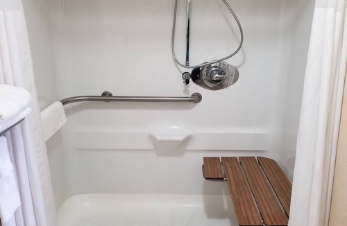 Fairfield Hotel | Briarwood Inn