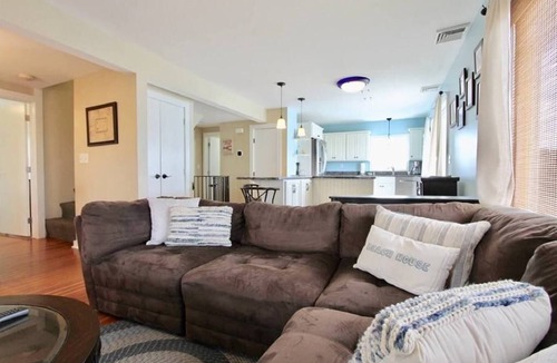 Newport House | Briarwood Multifamily