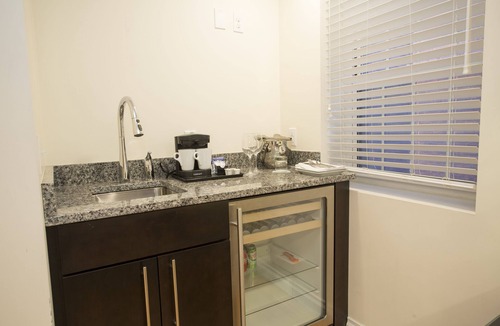 North End Hotel | Bricco Suites