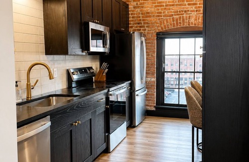 Mitchell Apartment | Brick & Bed - Hotel-style Riverfront Loft