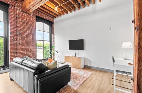 Downtown St. Louis Apartment | Brick & Bed Riverfront Lofts, G 201
