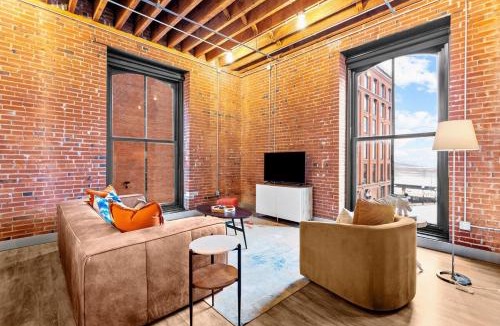 Downtown St. Louis Apartment | Brick & Bed Riverfront Lofts, G 207