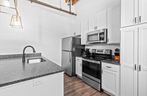 Downtown St. Louis Apartment | Brick & Bed Riverfront Lofts, PC 101