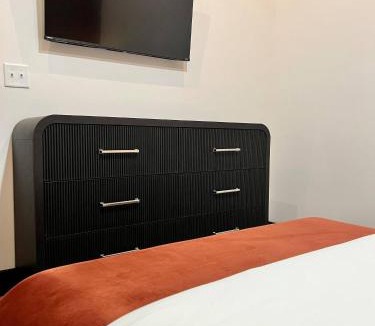 Downtown St. Louis Apartment | Brick & Bed Riverfront Lofts, T 302