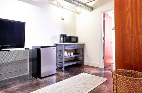 Southern Crossing Apartment | Brick Brownstone Living in the most desired neighborhood in Bend.