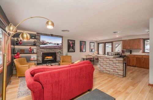 Sioux Falls House | Brick House 80's vibe