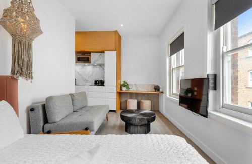 Spitalfields Apartment | Brick Lane Base