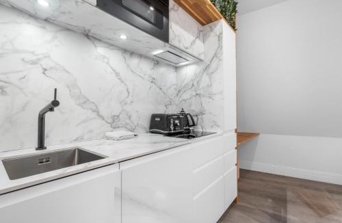 Spitalfields Apartment | Brick Lane Base