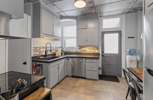 Oberlin Apartment | Brick Loft | Historic Downtown Walk-Up + Parking