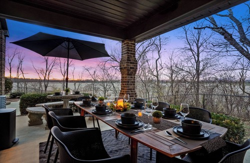 Laurelville House | Brickhouse | Hottub, Pets, HeatedPool, GameBarn, Secluded & More