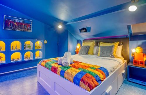 Melun Apartment | BRICKIMMERSION Suite Luxe - Cinéma Privé - Billard - Secret Room - Geek - 10min Fontainebleau - 25min Paris