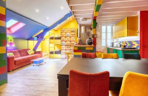 Melun Apartment | BRICKIMMERSION Suite Luxe - Cinéma Privé - Billard - Secret Room - Geek - 10min Fontainebleau - 25min Paris