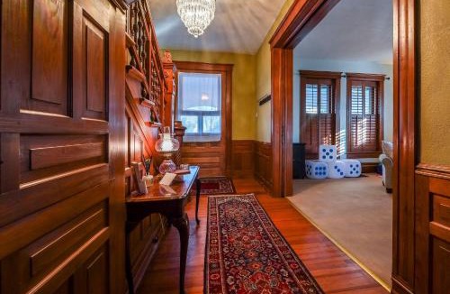 Atchison House | Bricks & Chance Luxury 5 BR home, NEAR Benedictine