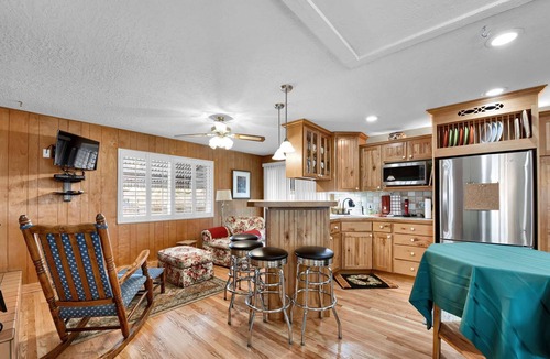 Canyon Rim House | Brickyard Bungalow: prime location near dining, shopping, and skiing in a peaceful neighborhood!