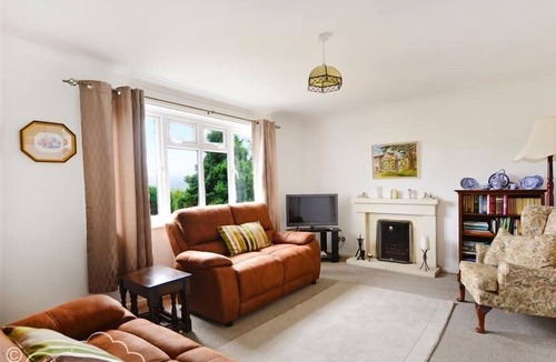 Puncknowle Cottage | BRIDE VALLEY VIEW, pet friendly, with open fire in Puncknowle