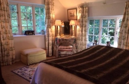 Midhurst Bed & Breakfast | Bridge Cottage B & B