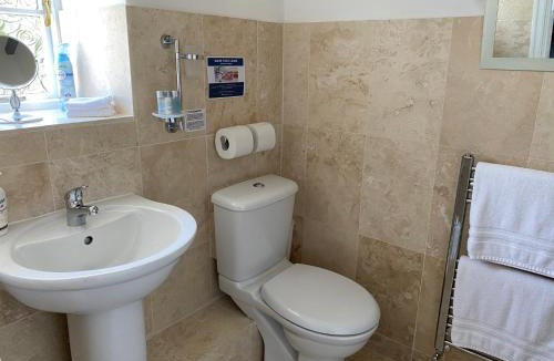 Oulton House | Bridge Farm Hotel