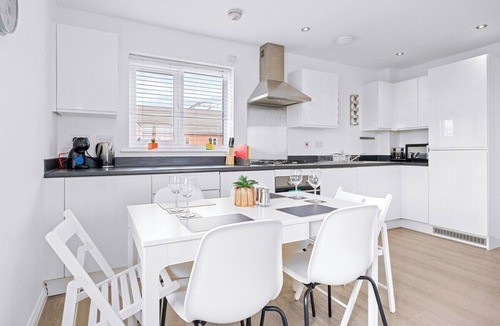 Newport Apartment | Bridge House by Tŷ SA